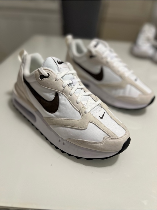 Nike Shoes - Nike Women’s White and Black Casual Running Sneakers Sz 9
